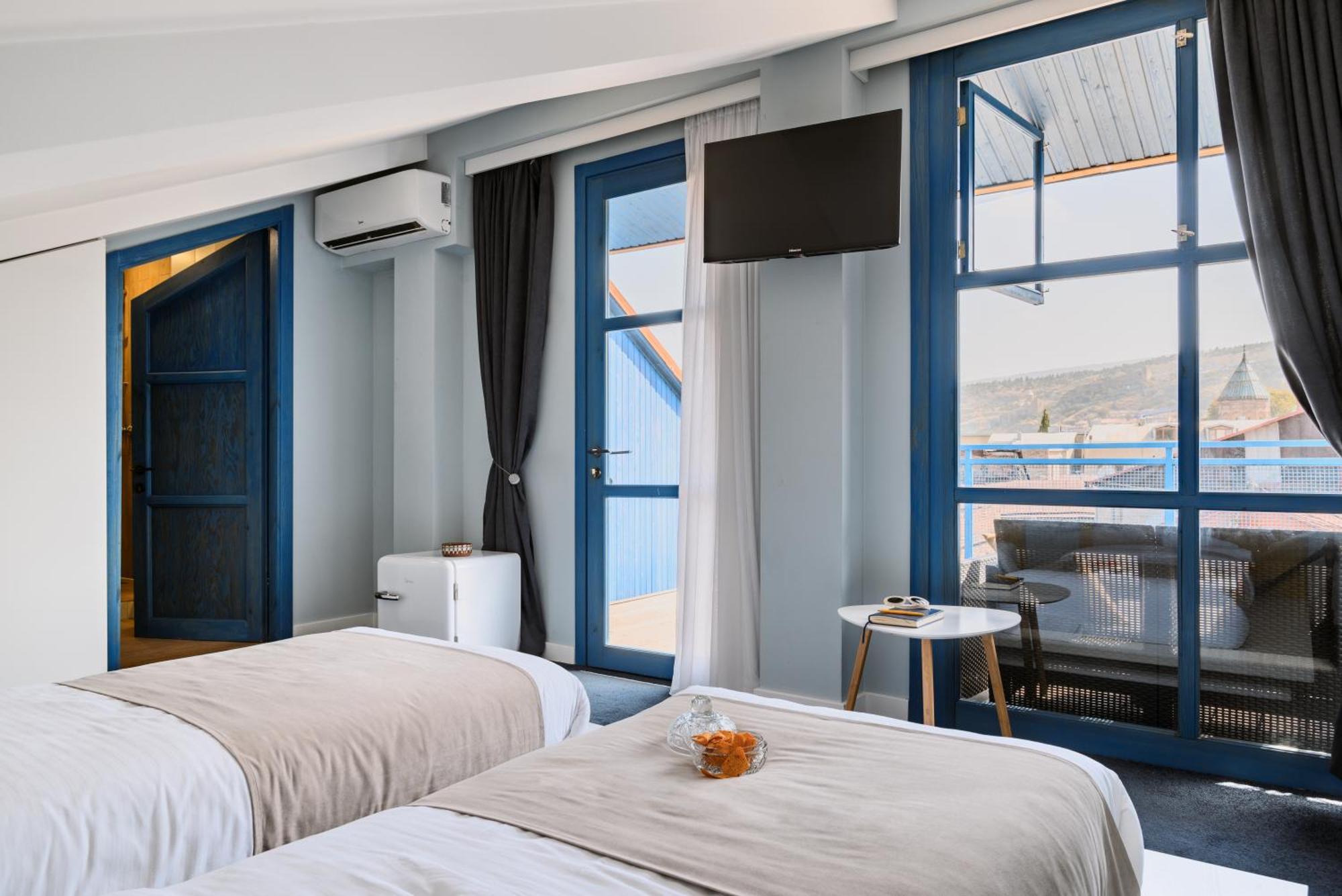 Blue Balcony Hotel 第比利斯 外观 照片