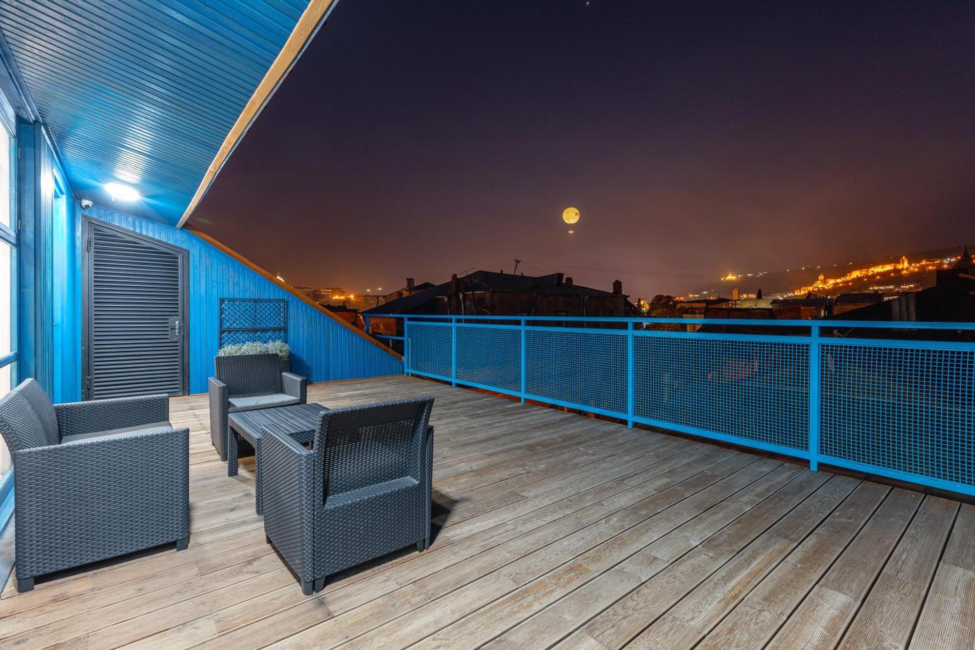 Blue Balcony Hotel 第比利斯 外观 照片