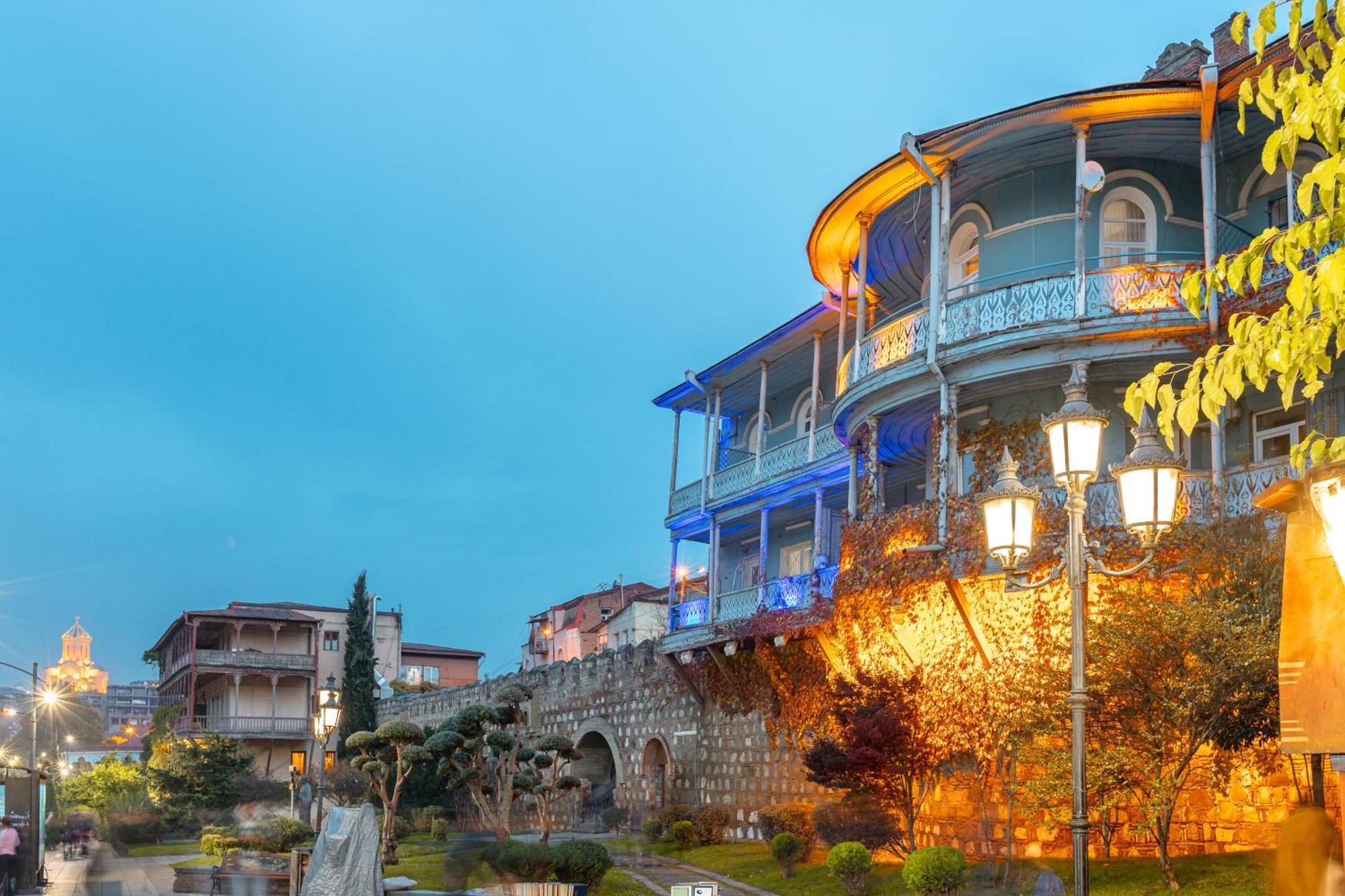 Blue Balcony Hotel 第比利斯 外观 照片